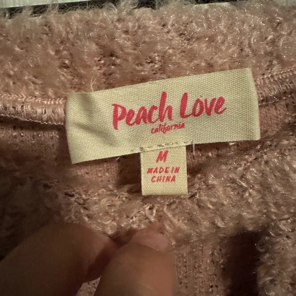 Warm sweater light pink and Gray pairs nice with some jeans - Picture 2 of 2